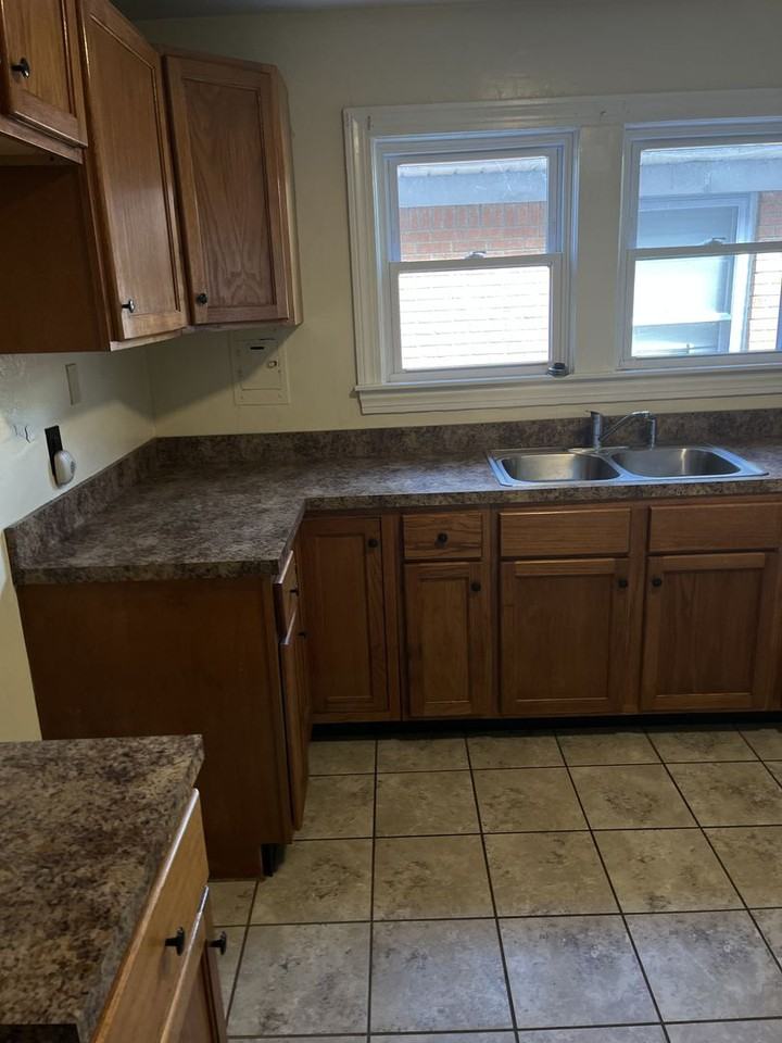 337 N 42nd St - Photo 5 of 7