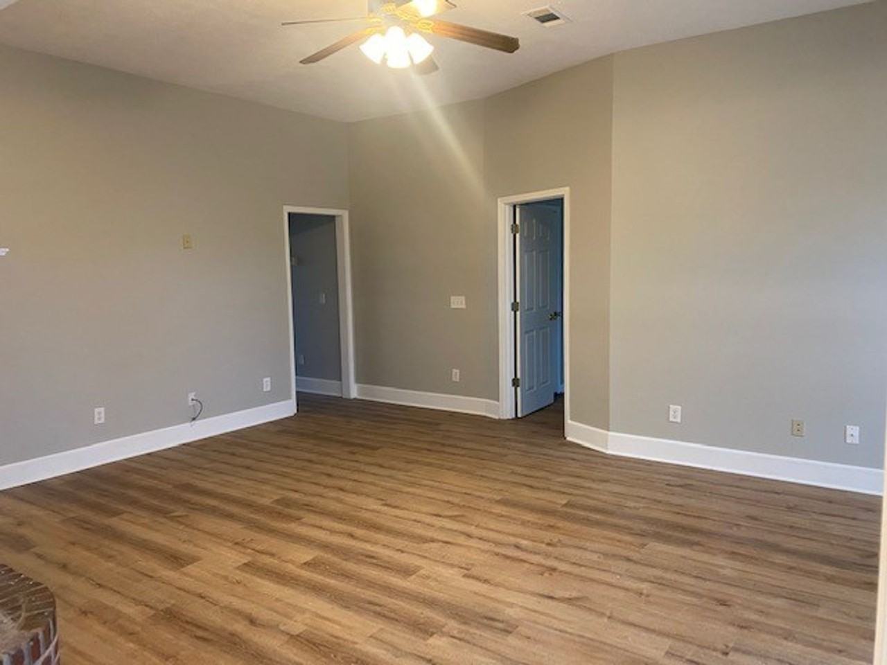 200 Planters Cv - Photo 3 of 10