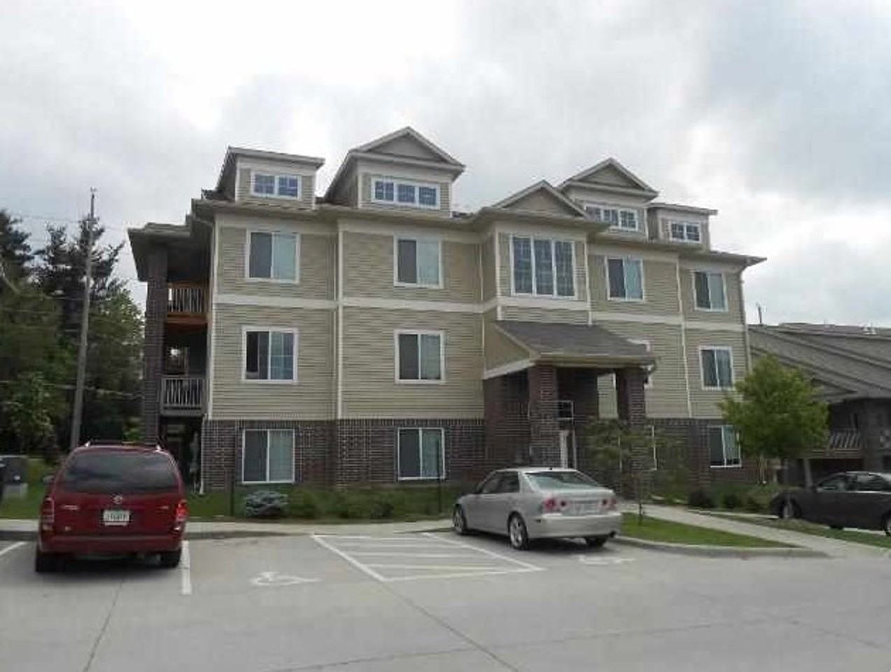 1848 W Benton St #103 - Photo 2 of 10