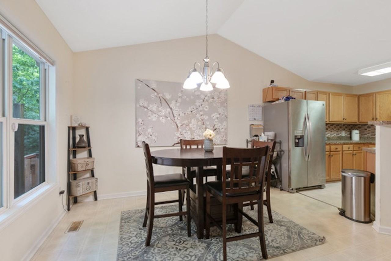 303 Harbor Trce - Photo 2 of 17