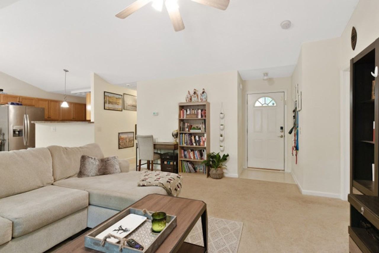 303 Harbor Trce - Photo 3 of 17