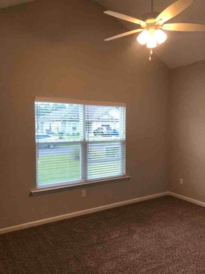 122 Gary Cir - Photo 6 of 16