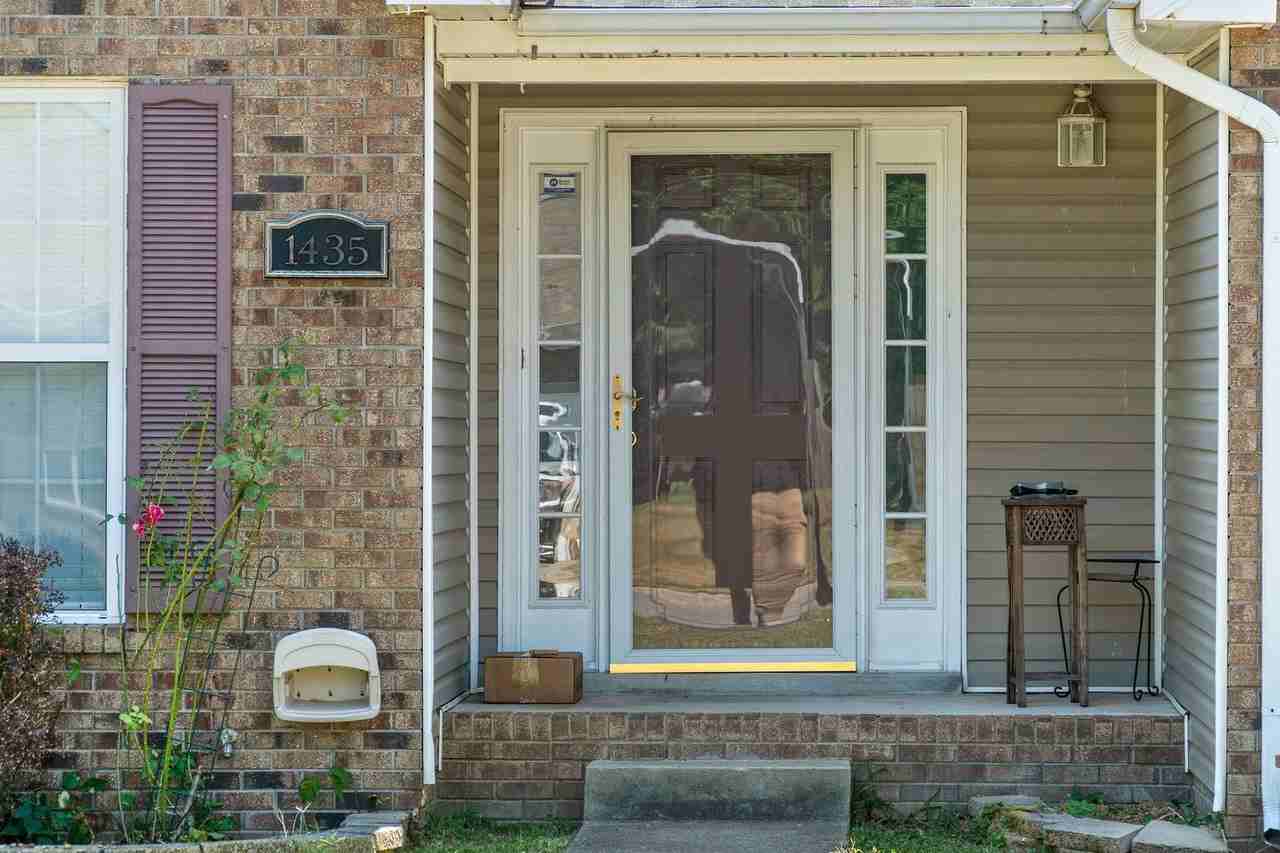 1435 Amy Ave - Photo 4 of 30