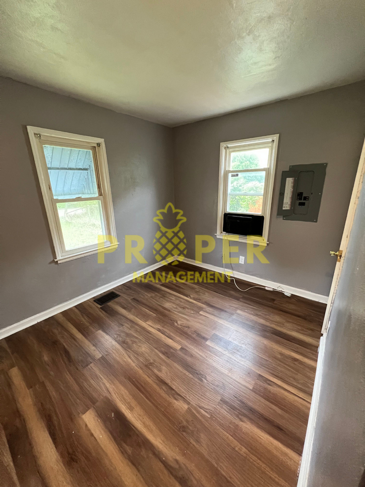 4535 Alfred Dr - Photo 3 of 9