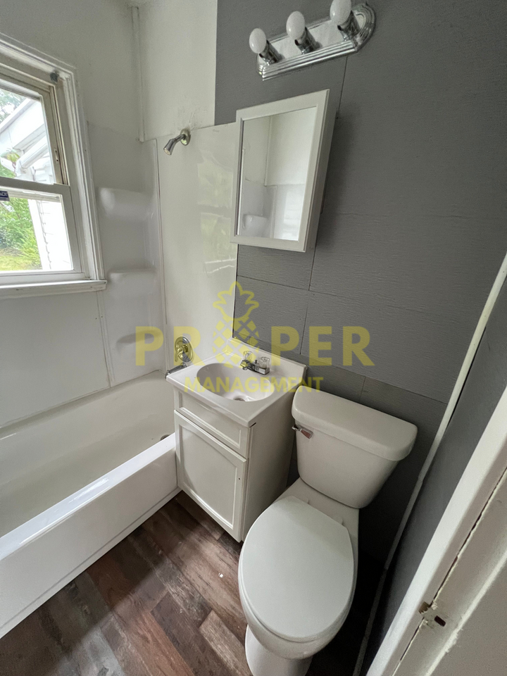 4535 Alfred Dr - Photo 4 of 9