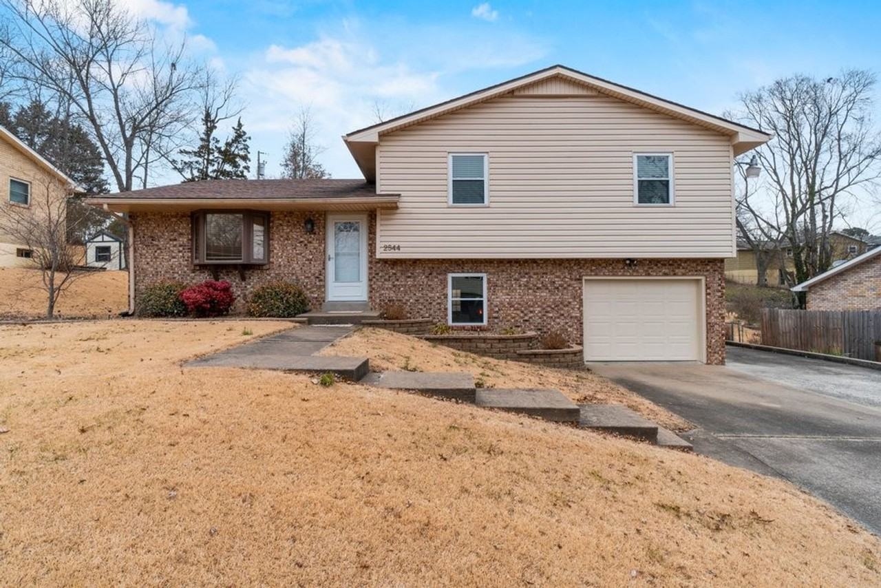 2544 Albert Rasche Dr - Photo 2 of 25