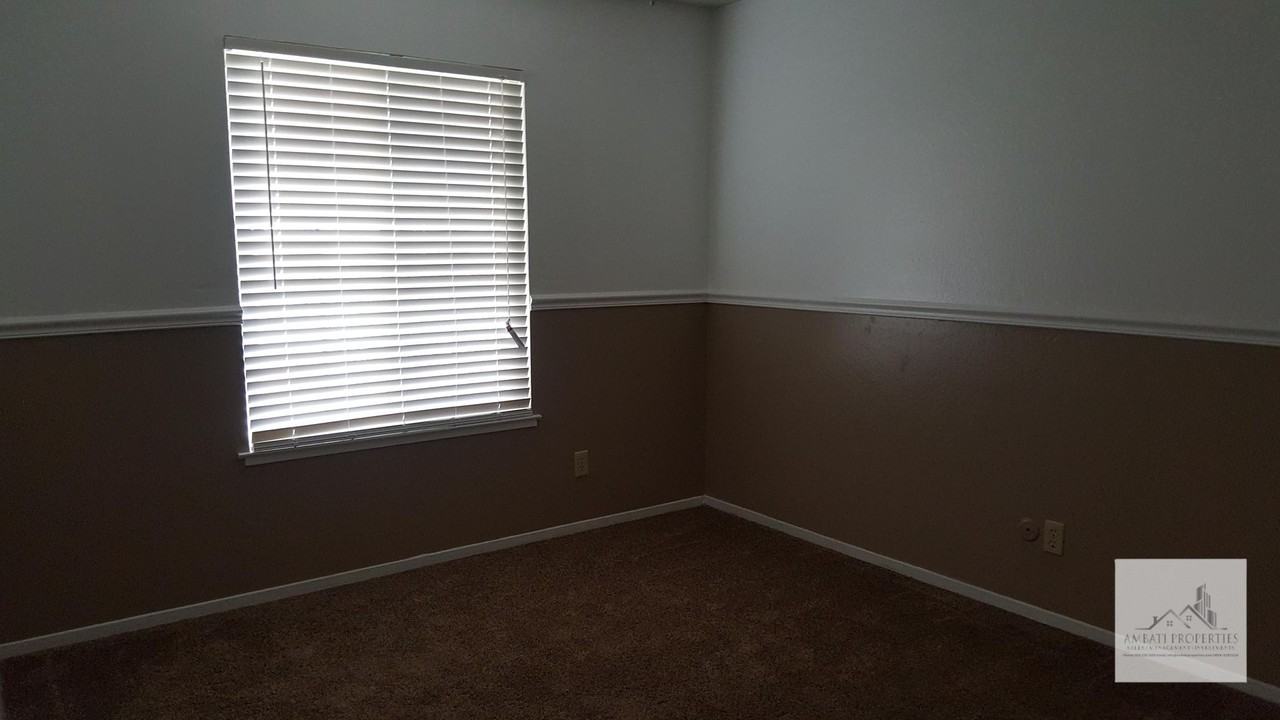 1696 Pico Ave - Photo 6 of 8