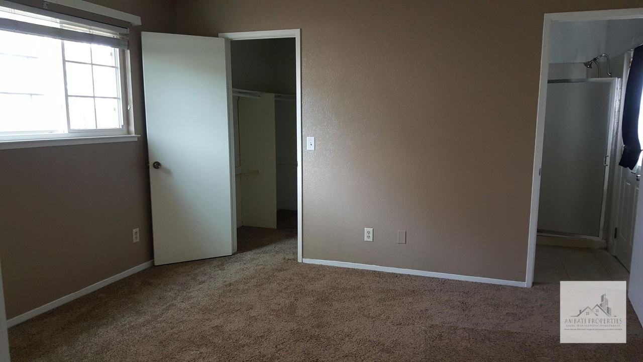 1696 Pico Ave - Photo 7 of 8