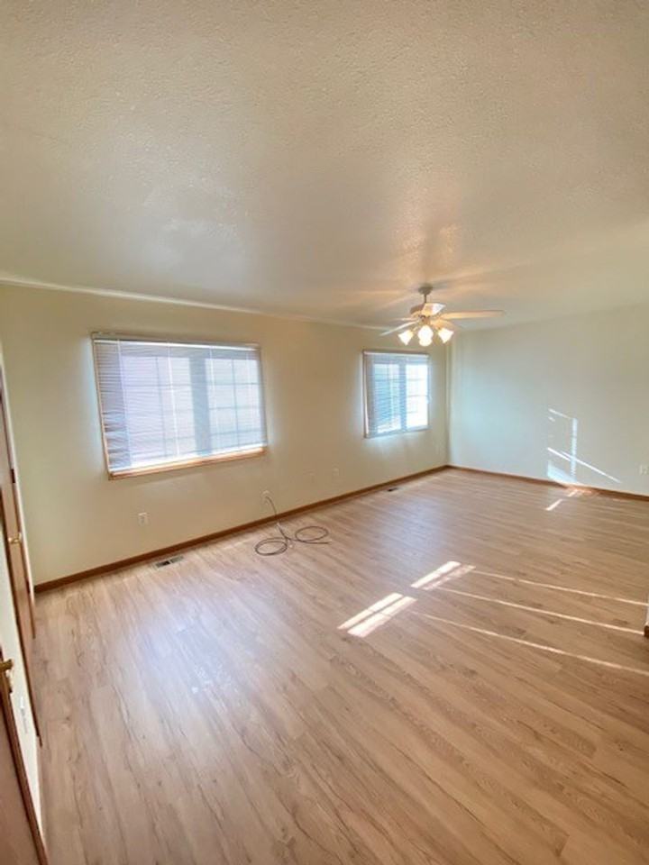 1780 E 18th St - Photo 3 of 14