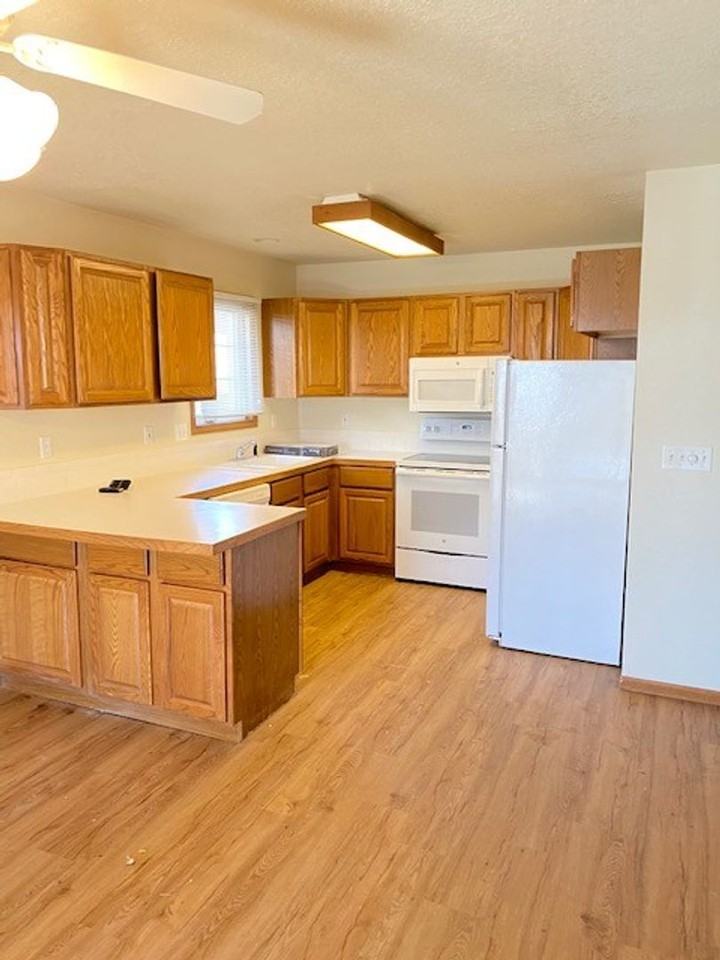 1780 E 18th St - Photo 5 of 14