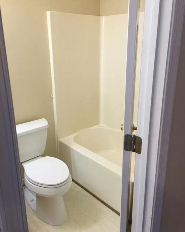 5604 Knockadoon Ct - Photo 6 of 15