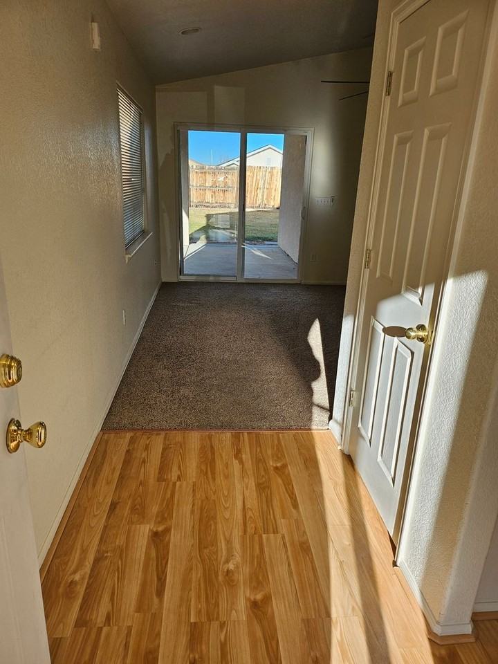 825 Edna Way - Photo 2 of 19