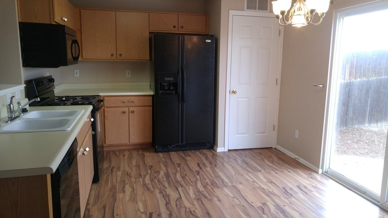 6456 Rockville Dr - Photo 3 of 12