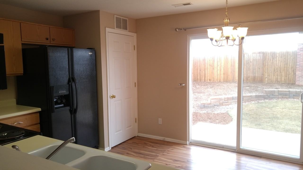 6456 Rockville Dr - Photo 4 of 12