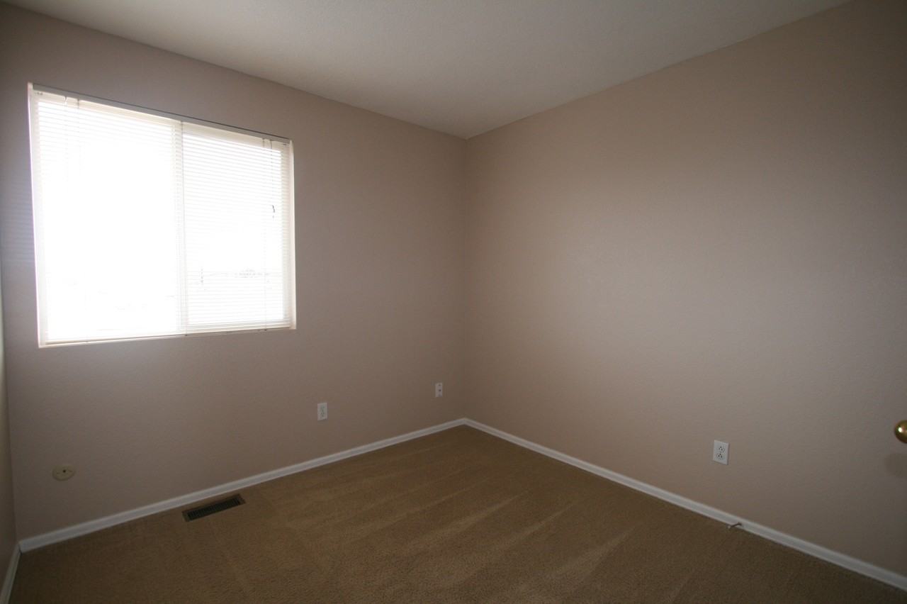 6456 Rockville Dr - Photo 6 of 12