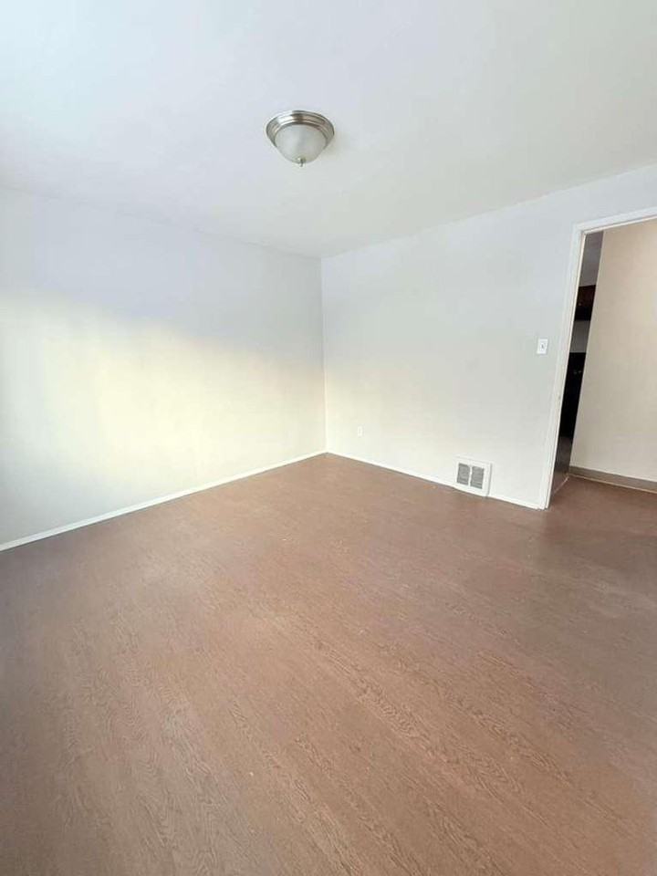 146 Clay Dr - Photo 3 of 13