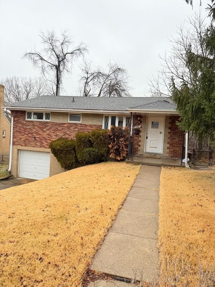 580 Guylyn Dr - Photo 2 of 14