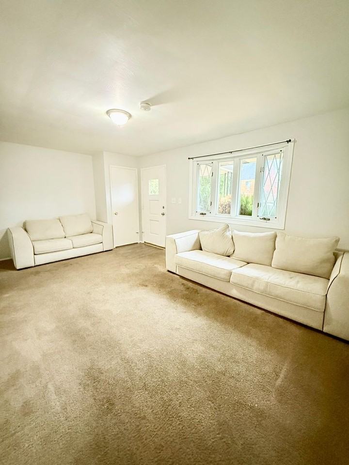 580 Guylyn Dr - Photo 7 of 14