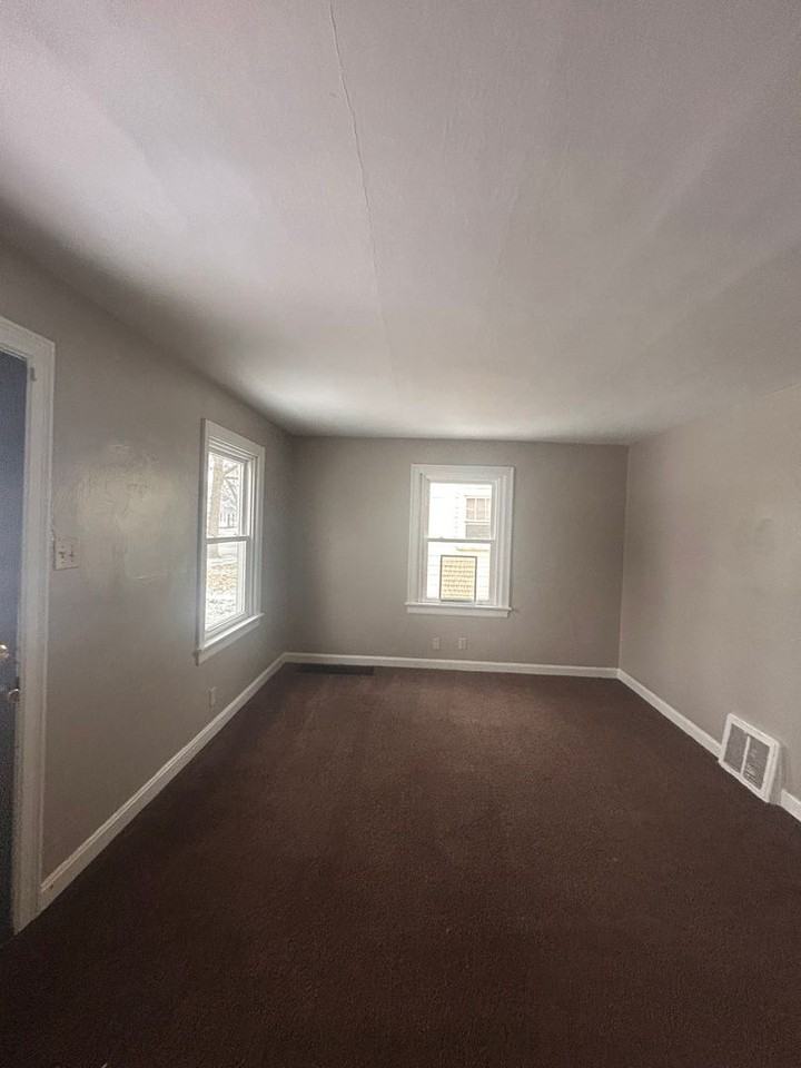 4430 S Park Dr - Photo 2 of 6