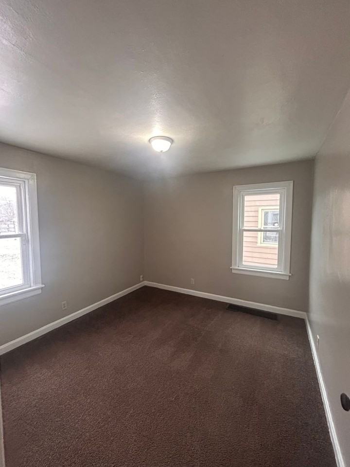 4430 S Park Dr - Photo 4 of 6