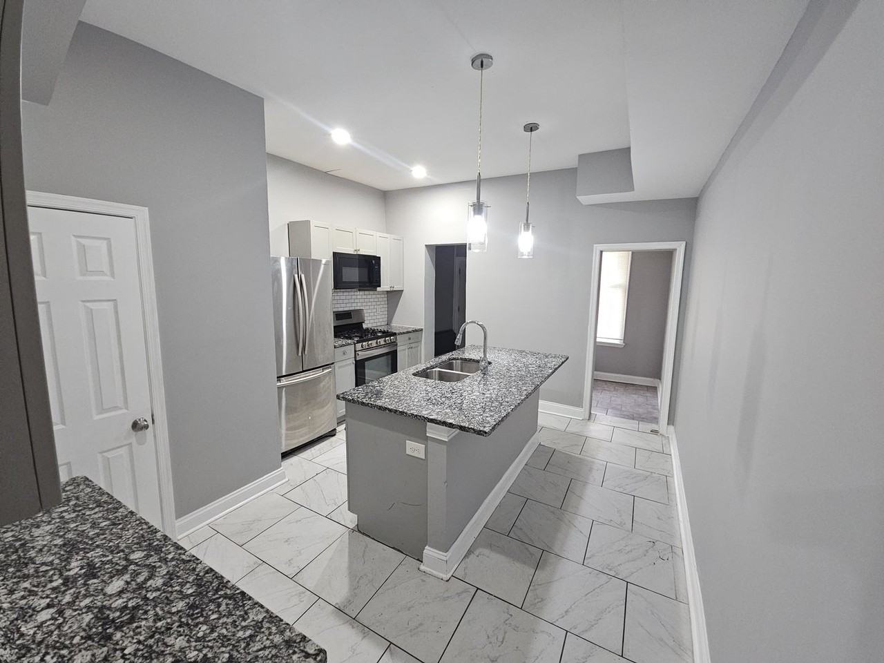 1246 Cleveland St - Photo 7 of 21