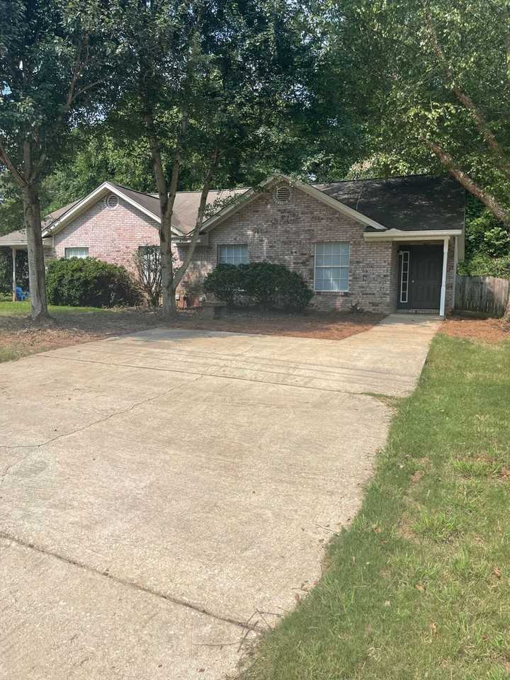 1008 N 1st St Apt A - Photo 2 of 10