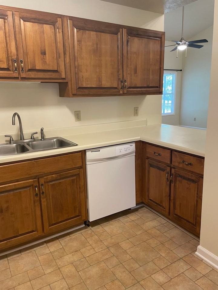 1008 N 1st St Apt A - Photo 5 of 10