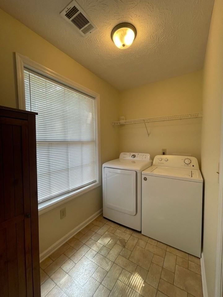 1008 N 1st St Apt A - Photo 6 of 10