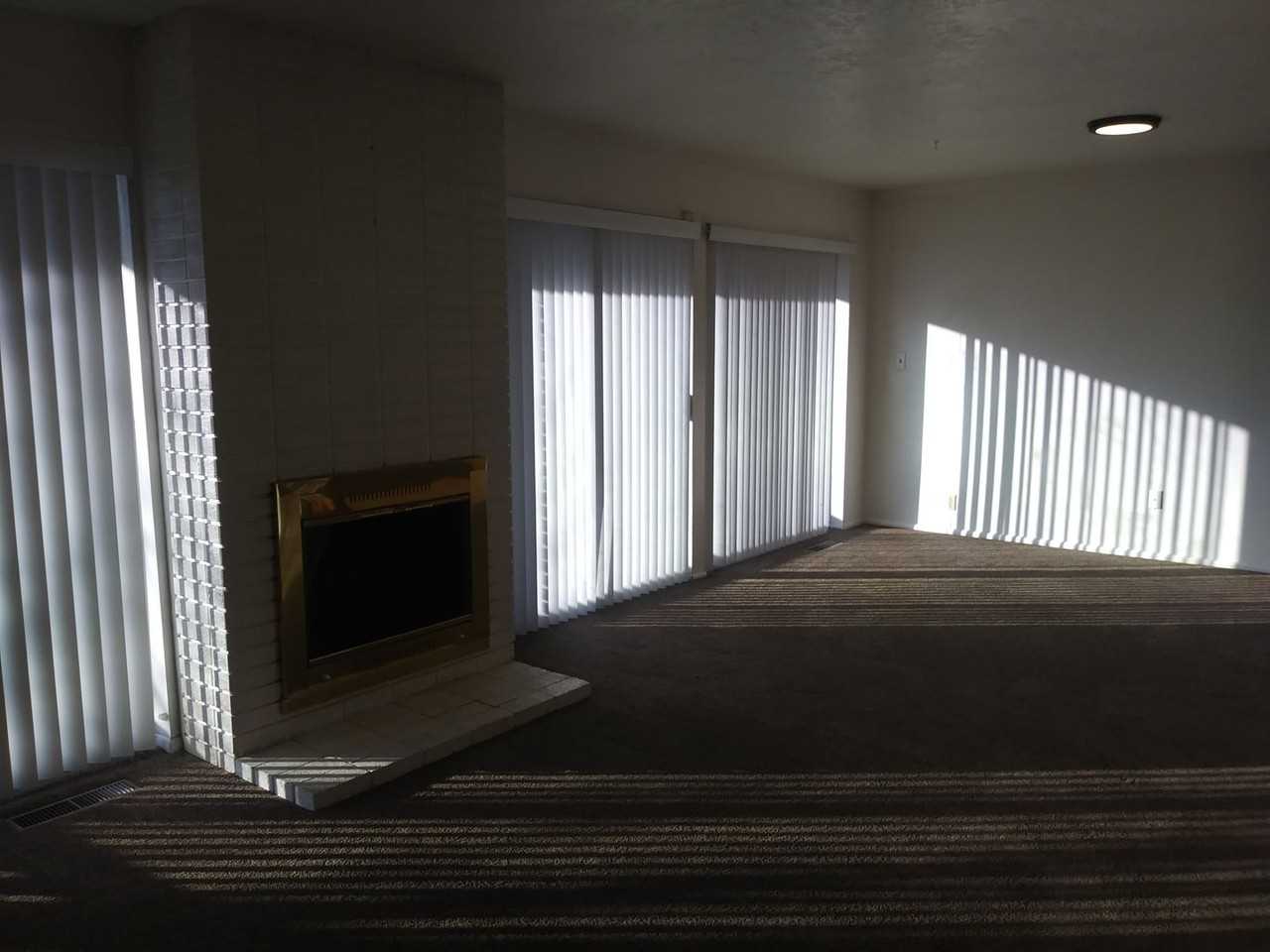 2734 N Edgewood Dr - Photo 6 of 19