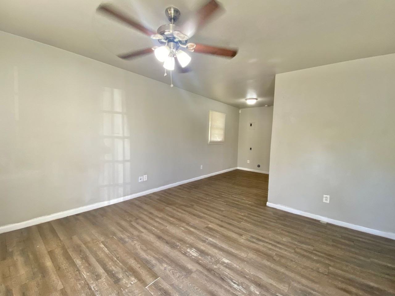 2908 2nd Pl - Photo 5 of 12