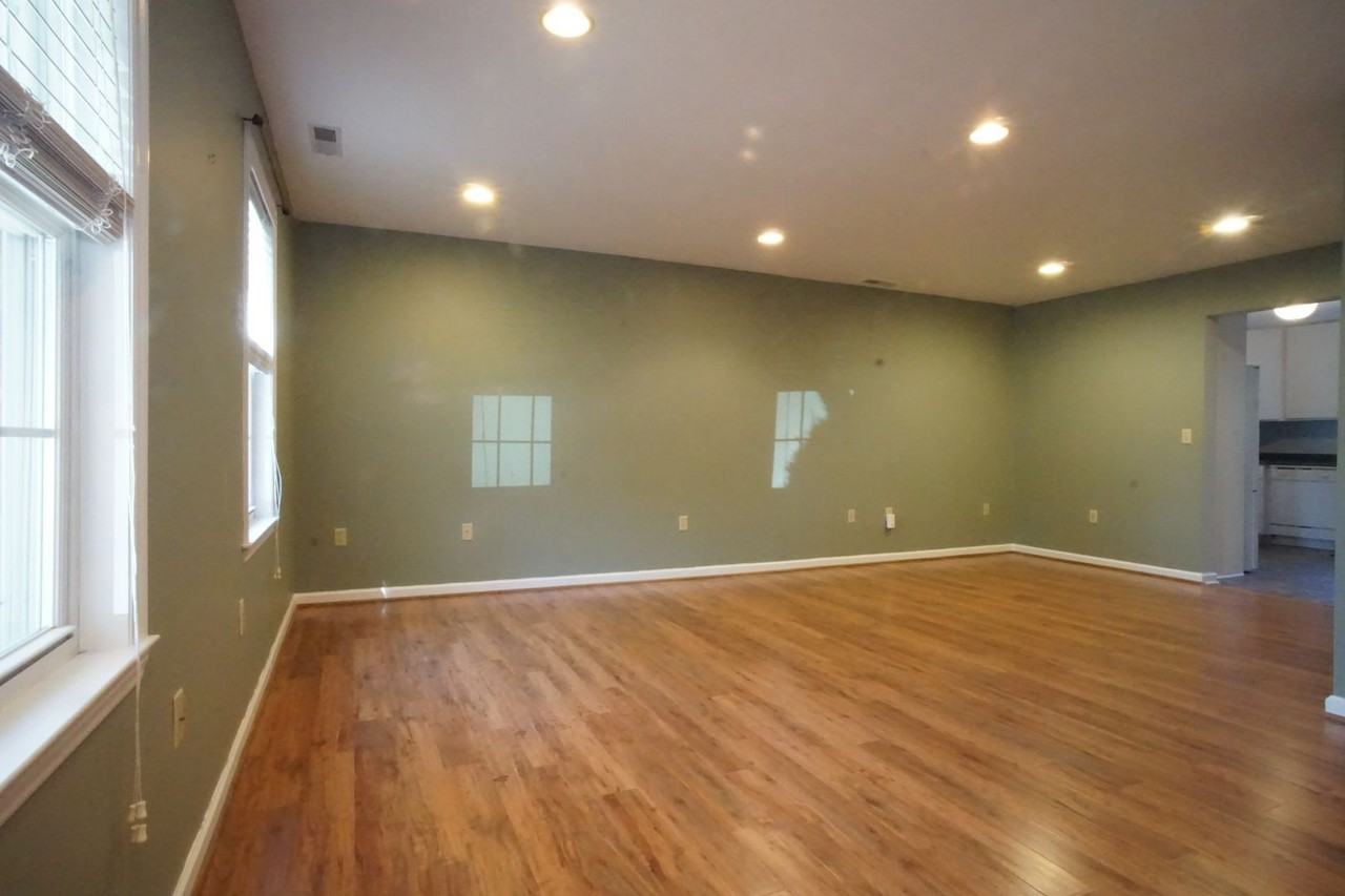 450 Wimmer St - Photo 2 of 17