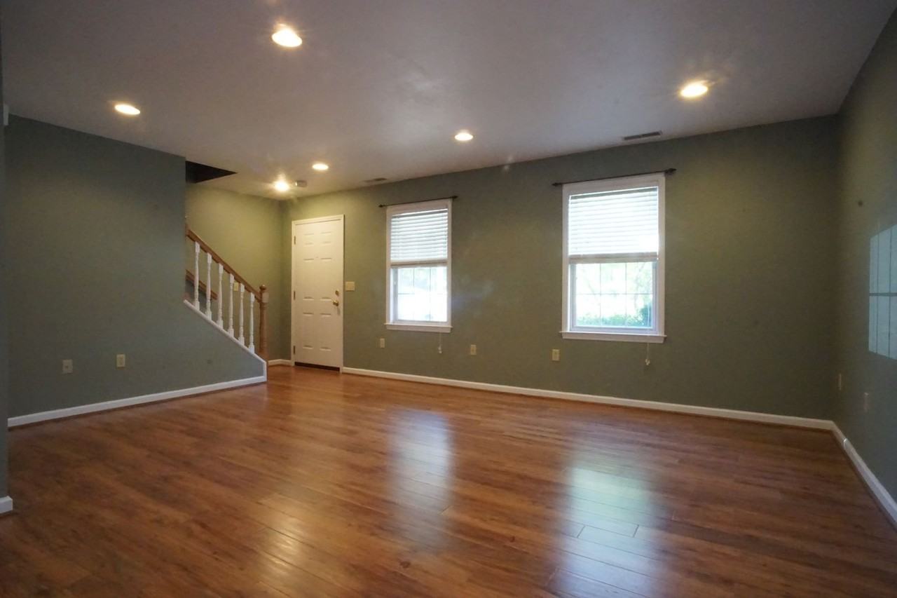 450 Wimmer St - Photo 3 of 17