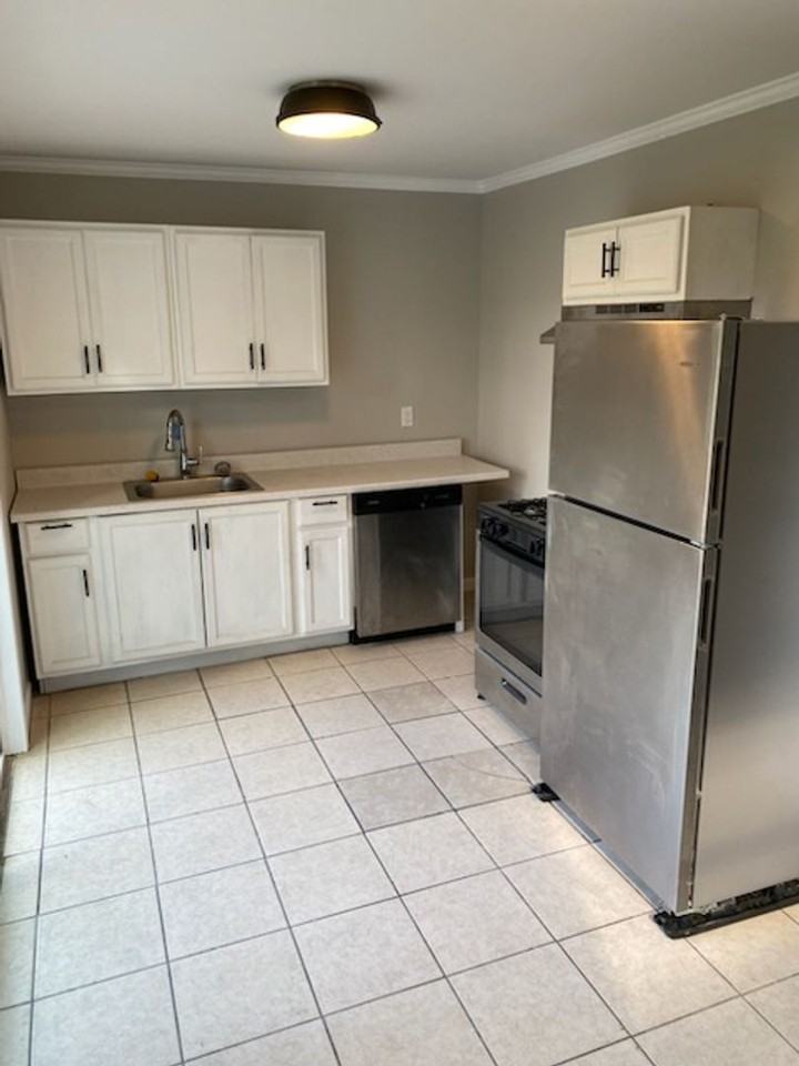 209 Dixie Dr - Photo 2 of 7