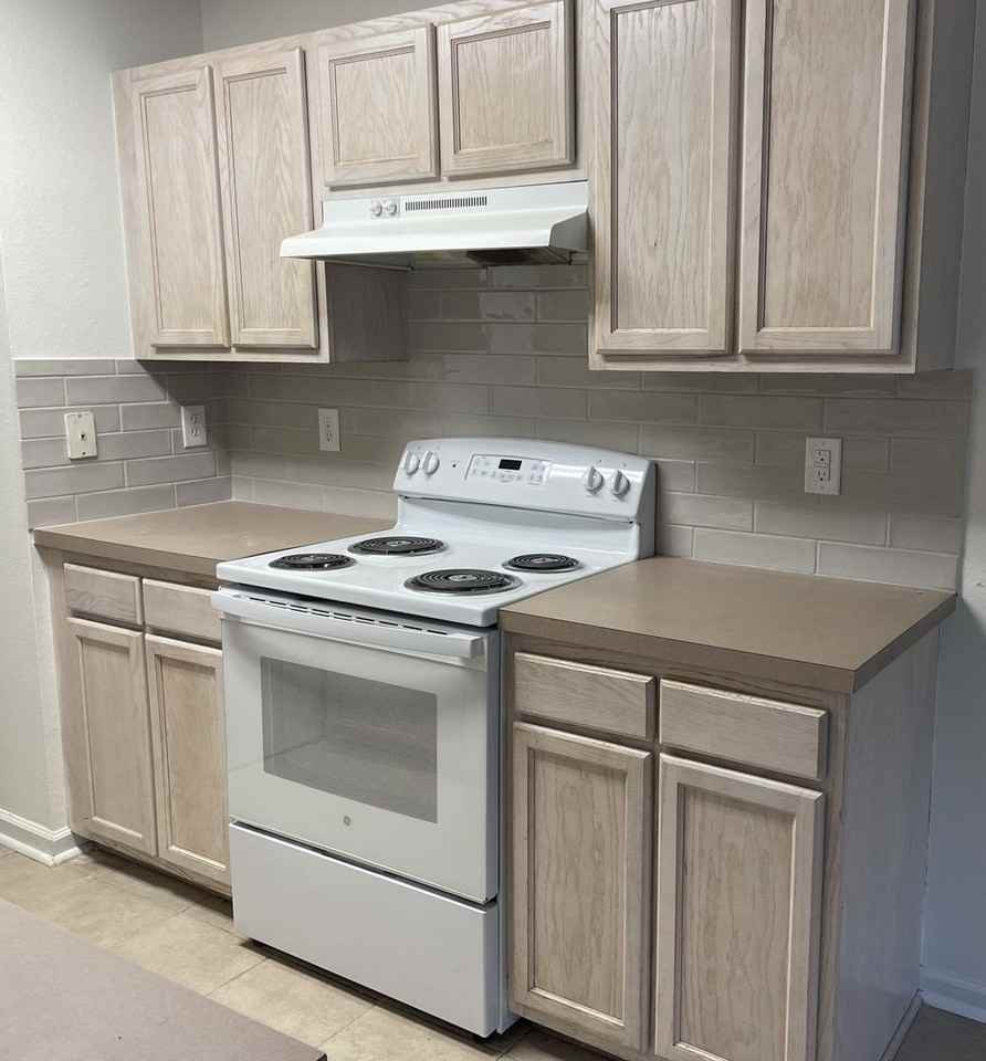 321 Mckendree Ln - Photo 5 of 10