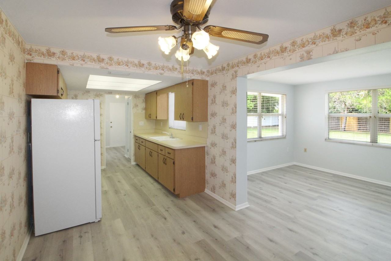 320 Pavonia Rd - Photo 4 of 17