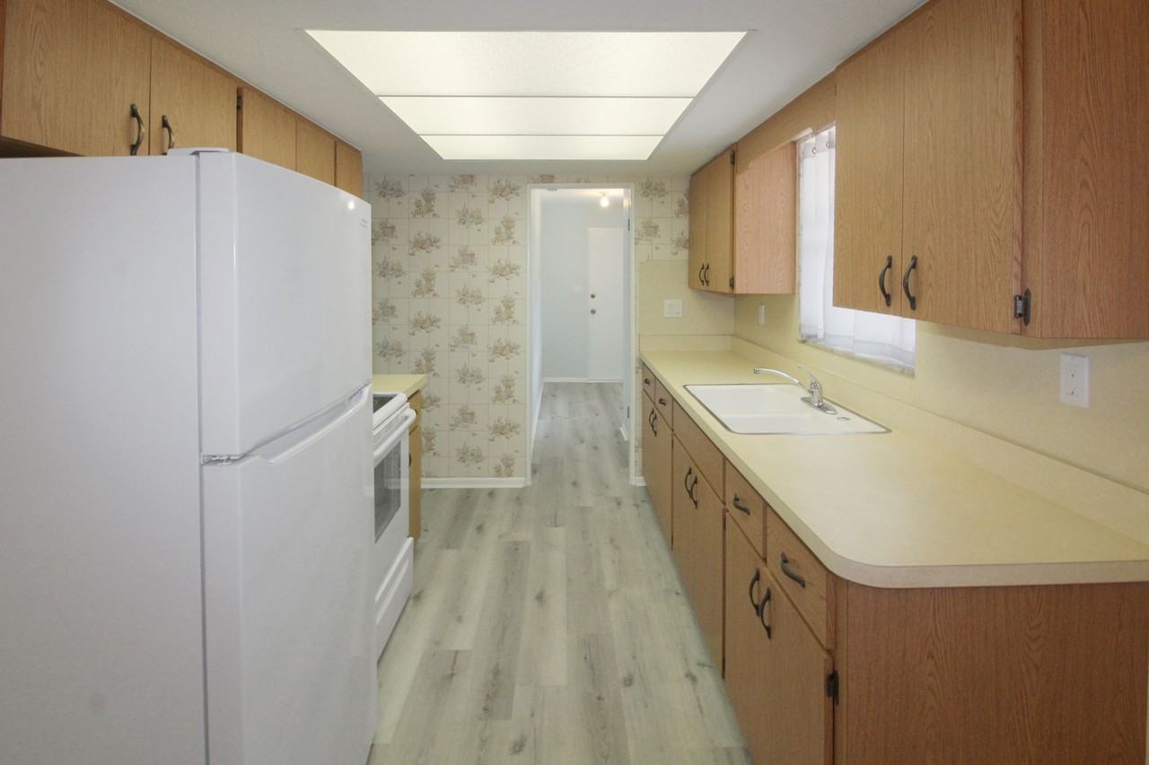 320 Pavonia Rd - Photo 5 of 17