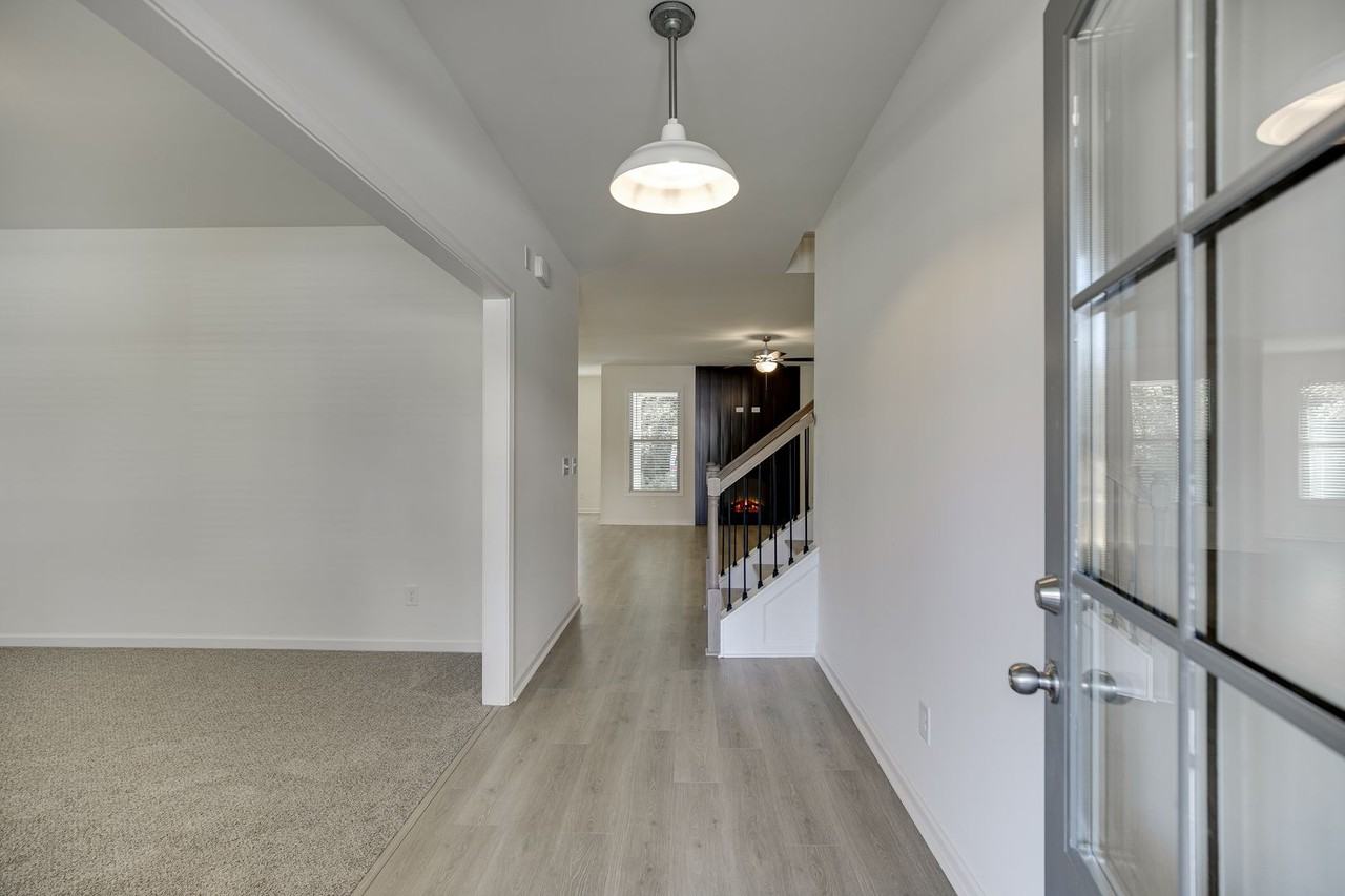 230 Blue Dragon Dr - Photo 7 of 39