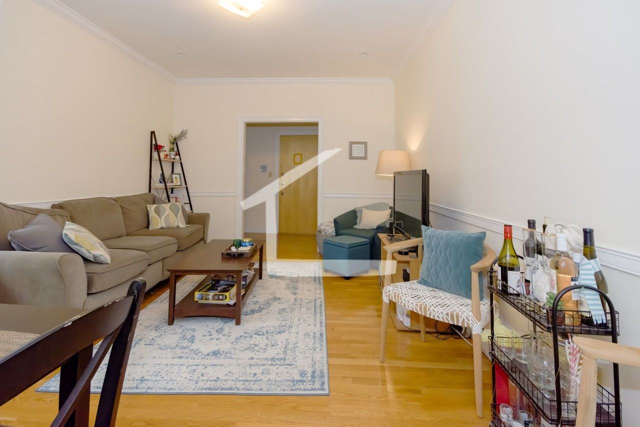 1342 Commonwealth Ave - Photo 4 of 8