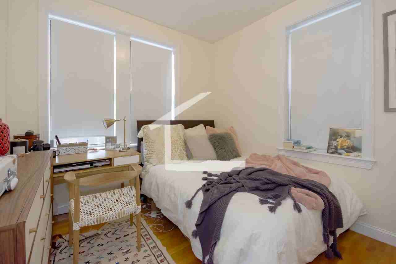 1342 Commonwealth Ave - Photo 7 of 8