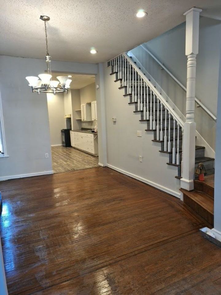 602 Dallas St - Photo 4 of 24