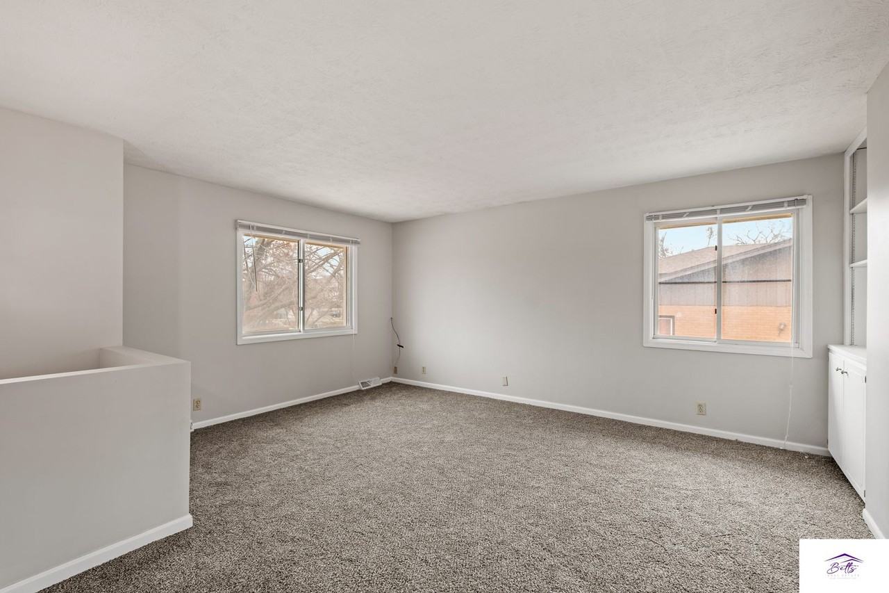 2664 N 93rd St - Photo 2 of 17