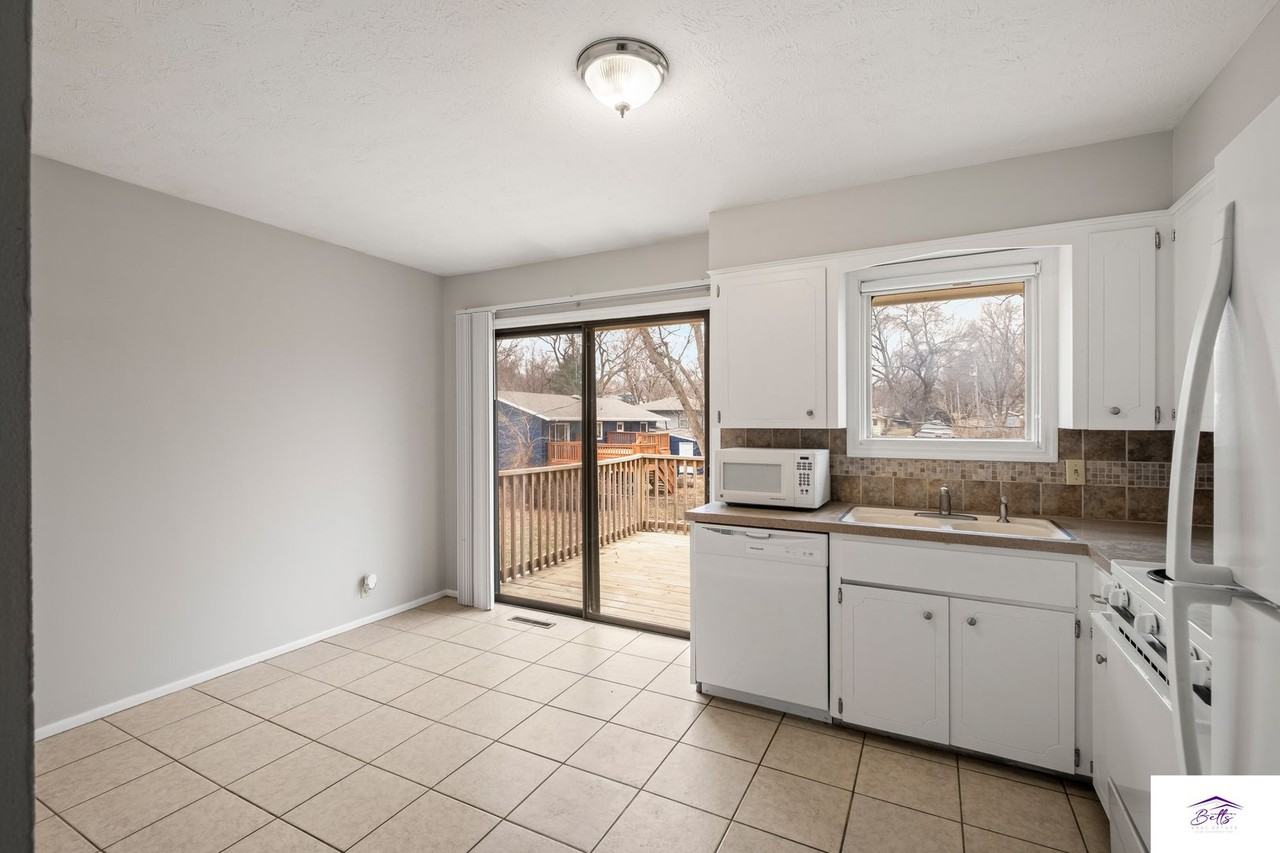 2664 N 93rd St - Photo 5 of 17