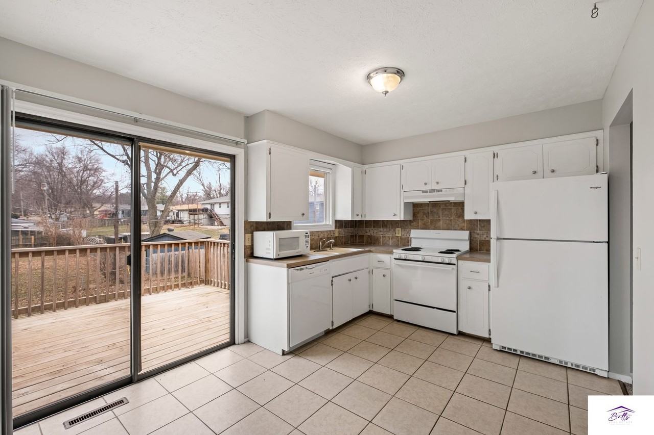 2664 N 93rd St - Photo 7 of 17