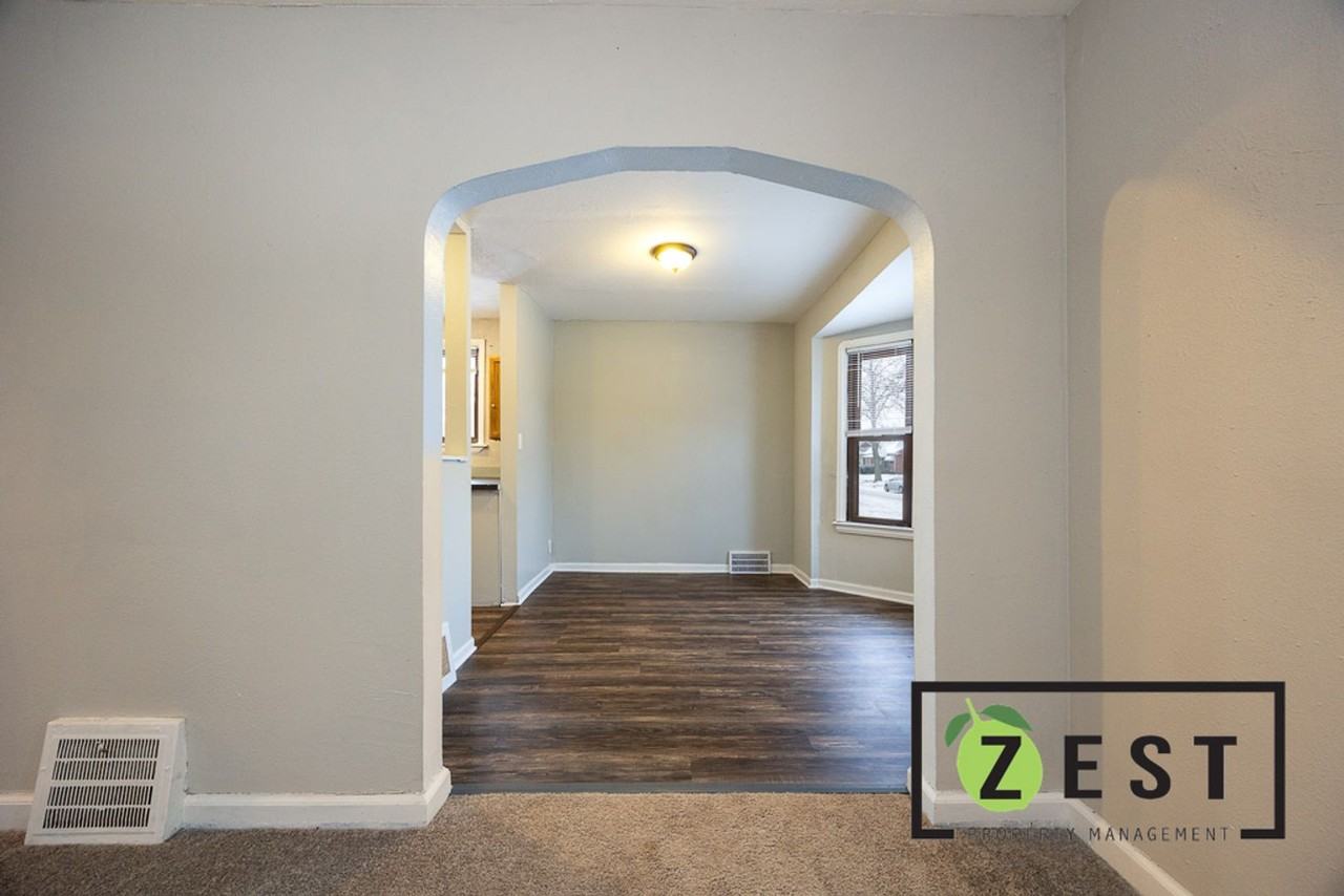 8304 Sussex St - Photo 6 of 27