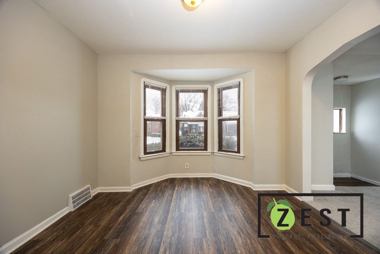 8304 Sussex St - Photo 7 of 27