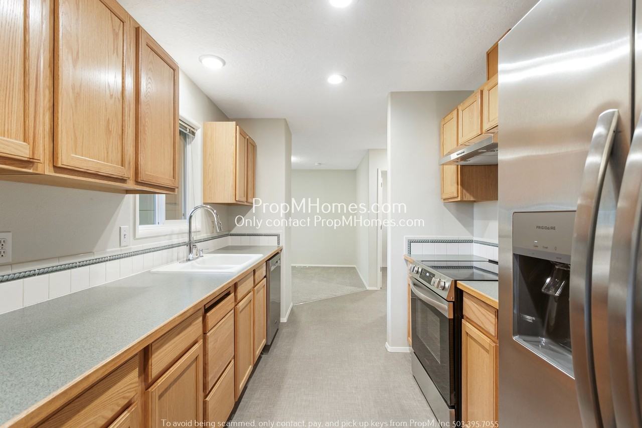 1945 Sw Filmont Ave - Photo 5 of 27