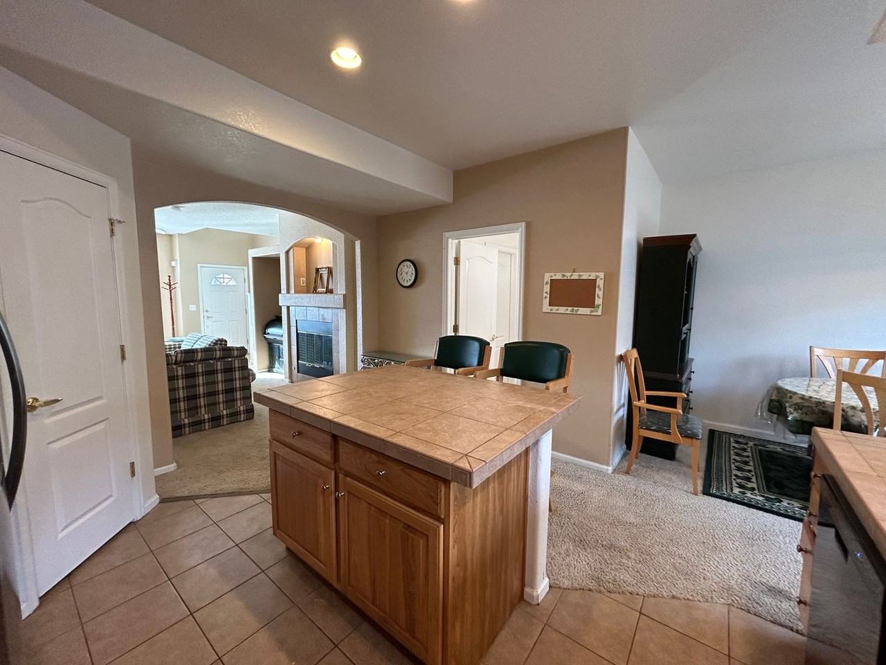 5050 Brookfield Dr - Photo 6 of 17