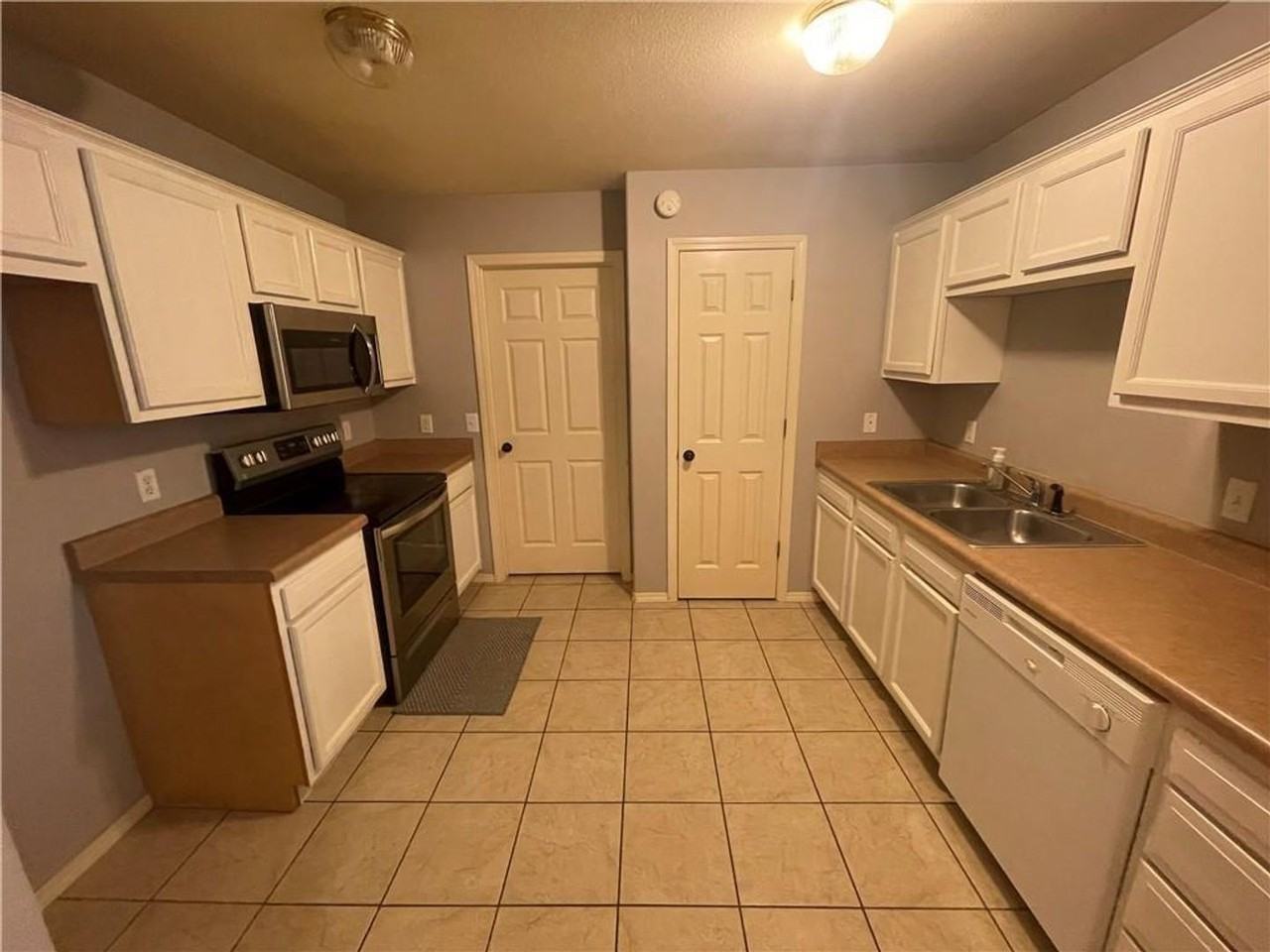 6105 Sw Meadow Well Ave - Photo 4 of 7