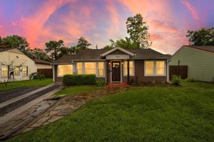 954 W 41st St - Photo 1 of 1