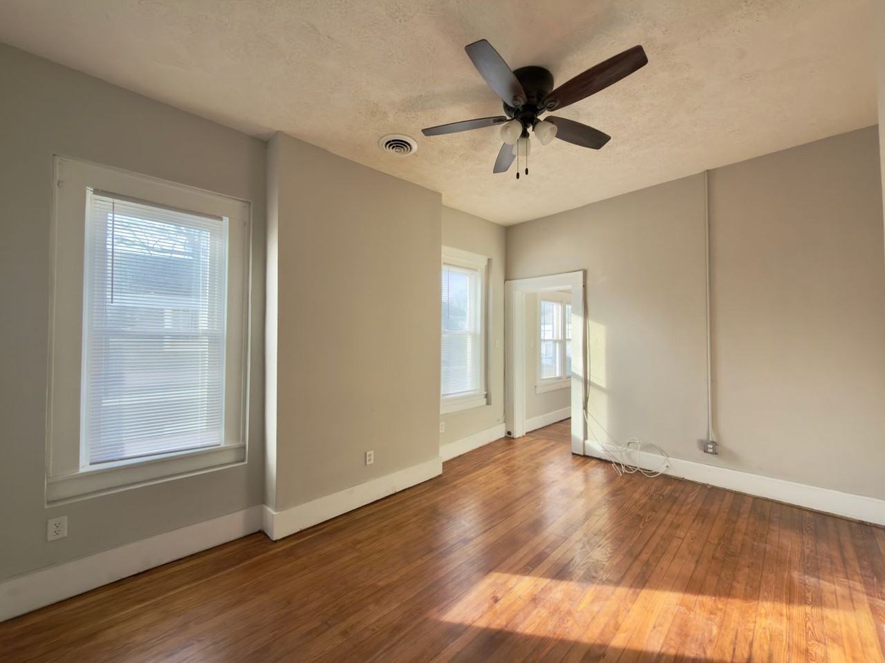 519 S 8th St - Photo 3 of 14